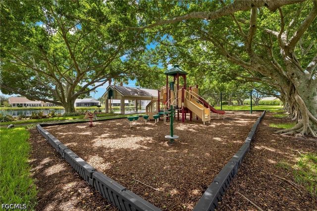 9241 Bramble CT, Fort Myers, FL 33919