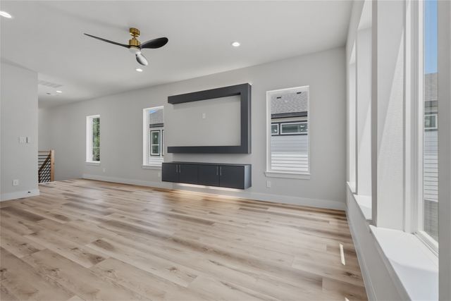 3914 Harlingen Street, Dallas, TX 75212
