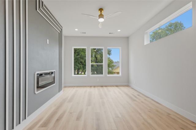 3914 Harlingen Street, Dallas, TX 75212