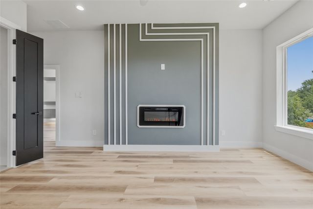 3914 Harlingen Street, Dallas, TX 75212