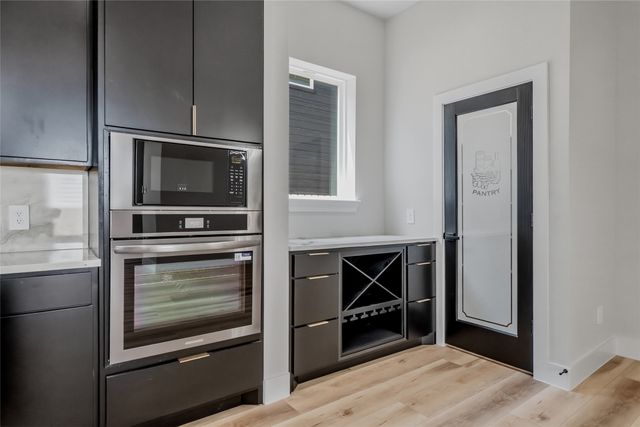 3914 Harlingen Street, Dallas, TX 75212
