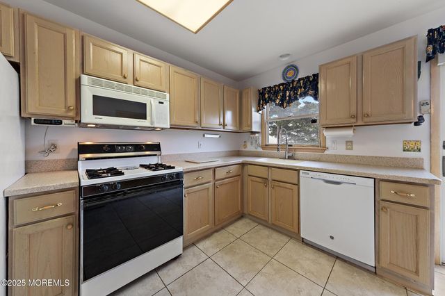 10 W Mermaid Lane, Long Beach Twp, NJ 08008