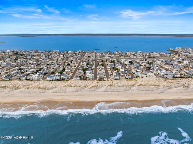 10 W Mermaid Lane, Long Beach Twp, NJ 08008