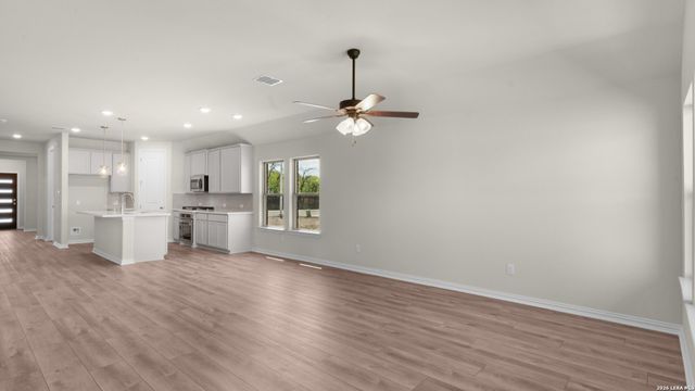 11104 Prairie Landing, Converse, TX 78109