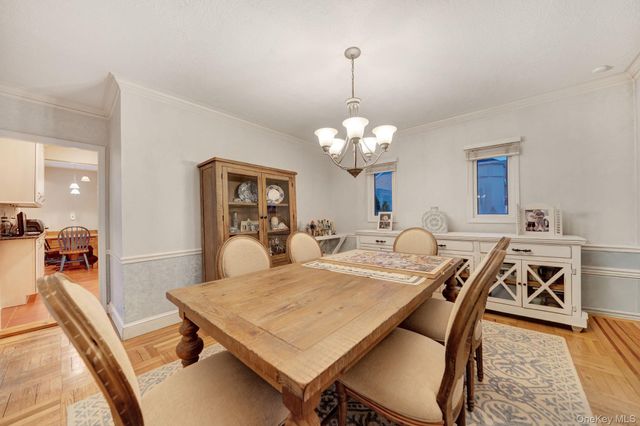 327 Wynsum Avenue, Merrick, NY 11566