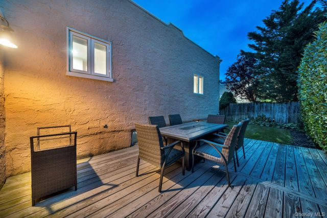 327 Wynsum Avenue, Merrick, NY 11566