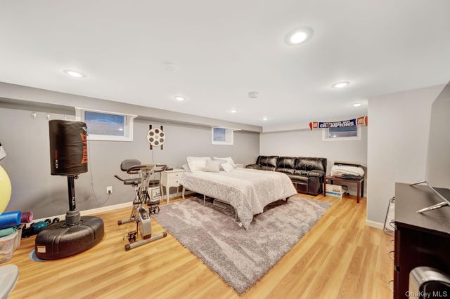 327 Wynsum Avenue, Merrick, NY 11566