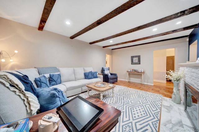 327 Wynsum Avenue, Merrick, NY 11566