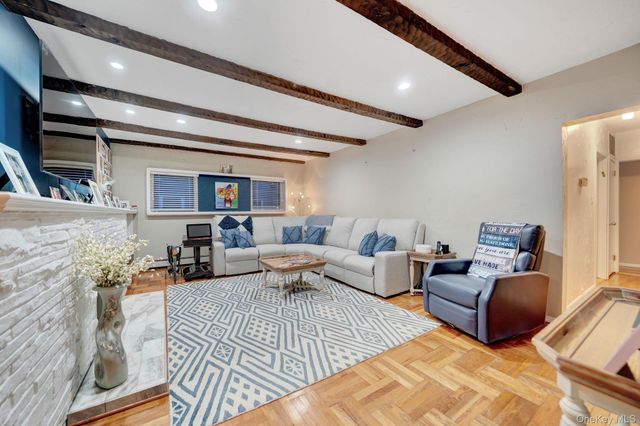 327 Wynsum Avenue, Merrick, NY 11566