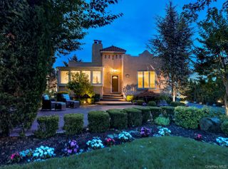 327 Wynsum Avenue, Merrick, NY 11566