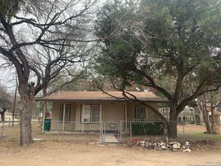 1315 Isabella St, Castroville, TX 78009