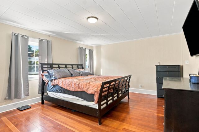43 Klebart Avenue, Webster, MA 01570