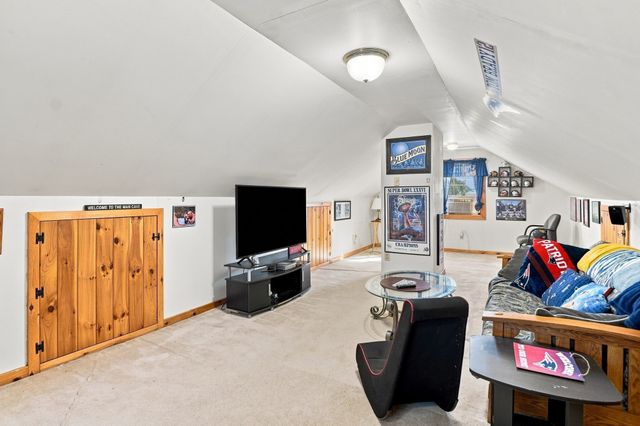 43 Klebart Avenue, Webster, MA 01570