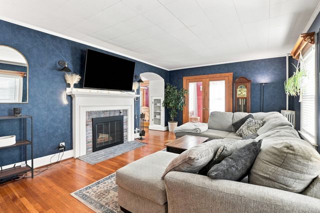 43 Klebart Avenue, Webster, MA 01570