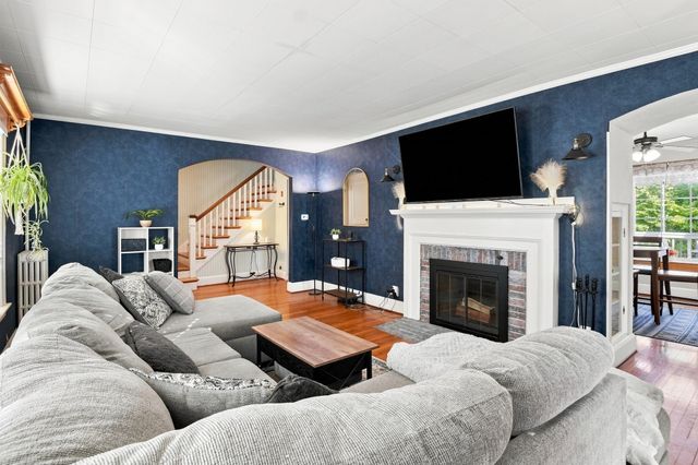43 Klebart Avenue, Webster, MA 01570