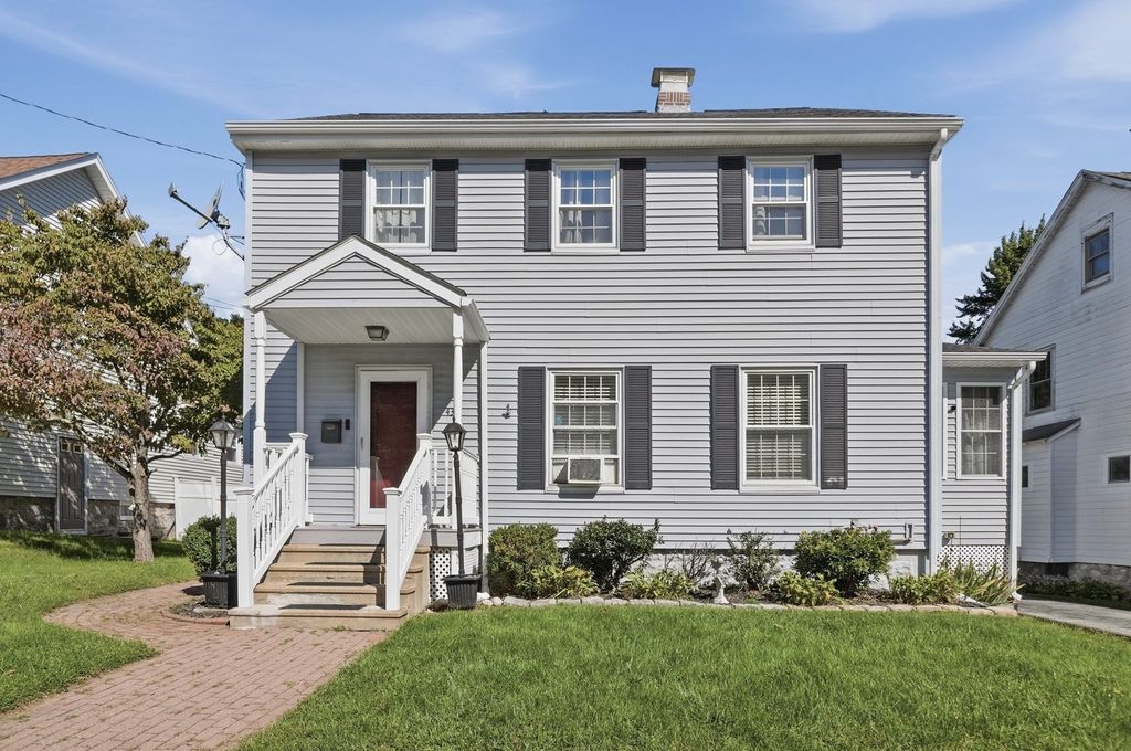 43 Klebart Avenue, Webster, MA 01570