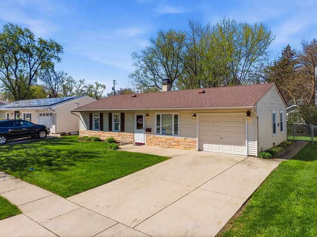 910 Meadow Lane, Streamwood, IL 60107