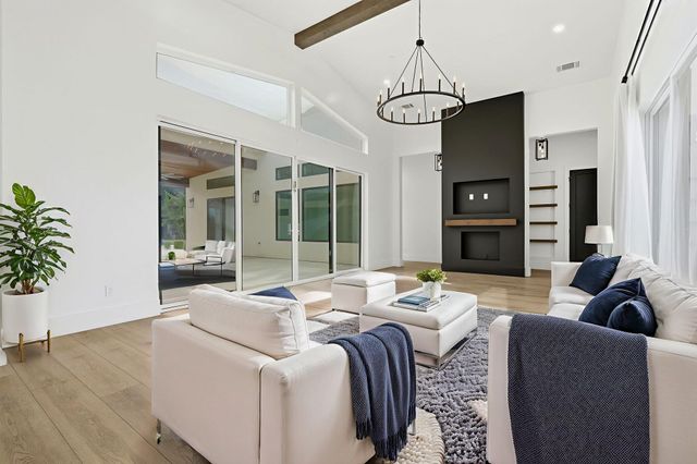 2191 N Linwood Street, Visalia, CA 93291