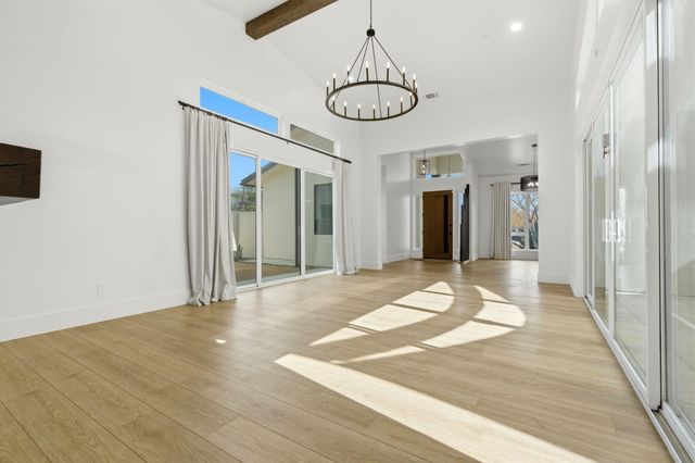 2191 N Linwood Street, Visalia, CA 93291