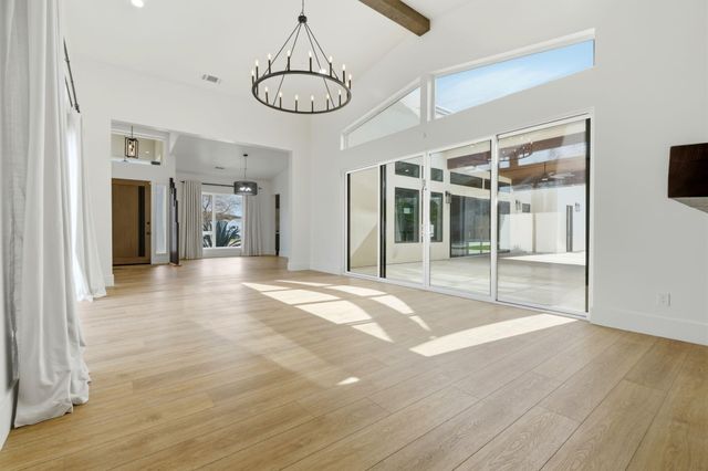 2191 N Linwood Street, Visalia, CA 93291