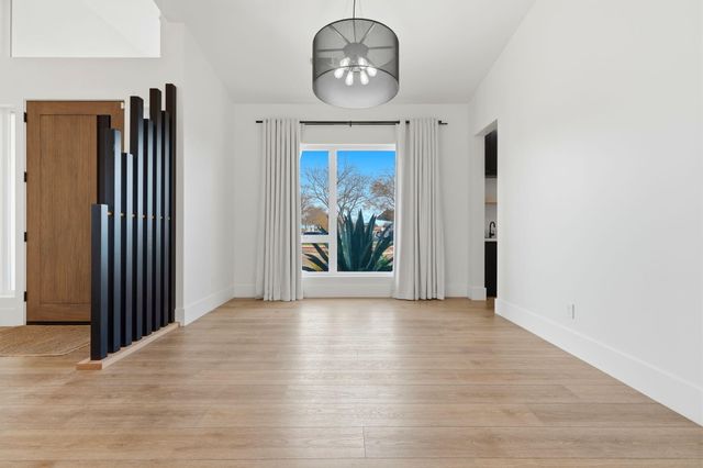 2191 N Linwood Street, Visalia, CA 93291