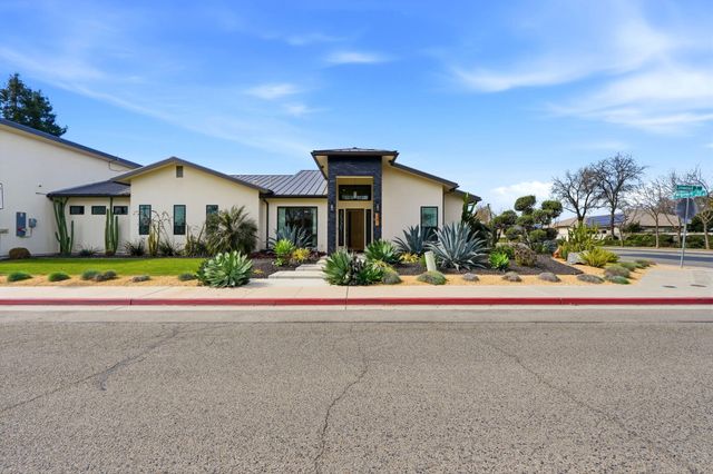 2191 N Linwood Street, Visalia, CA 93291