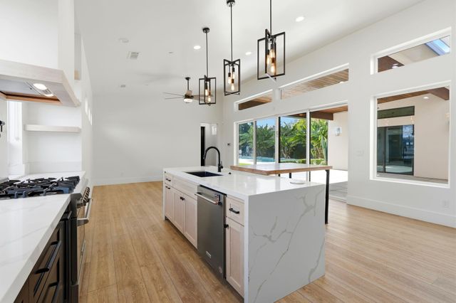 2191 N Linwood Street, Visalia, CA 93291