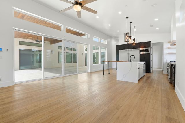 2191 N Linwood Street, Visalia, CA 93291