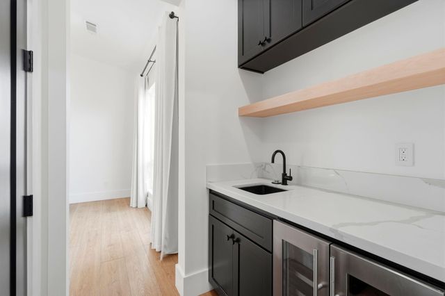 2191 N Linwood Street, Visalia, CA 93291