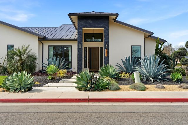 2191 N Linwood Street, Visalia, CA 93291