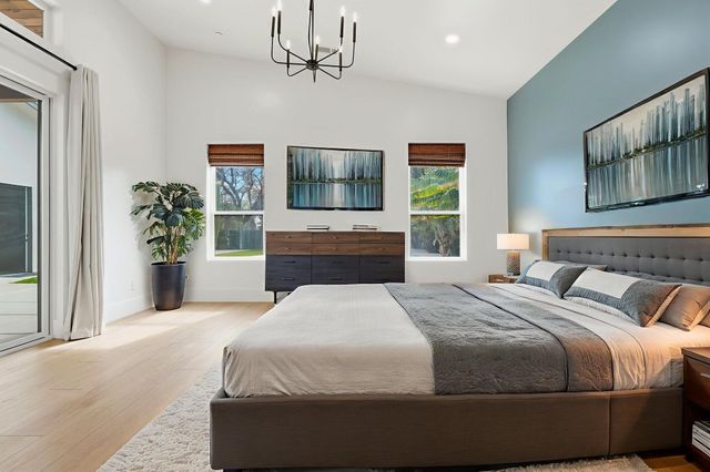 2191 N Linwood Street, Visalia, CA 93291