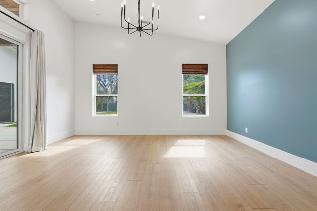 2191 N Linwood Street, Visalia, CA 93291