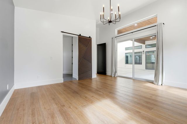 2191 N Linwood Street, Visalia, CA 93291