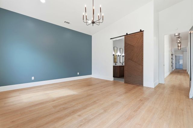 2191 N Linwood Street, Visalia, CA 93291