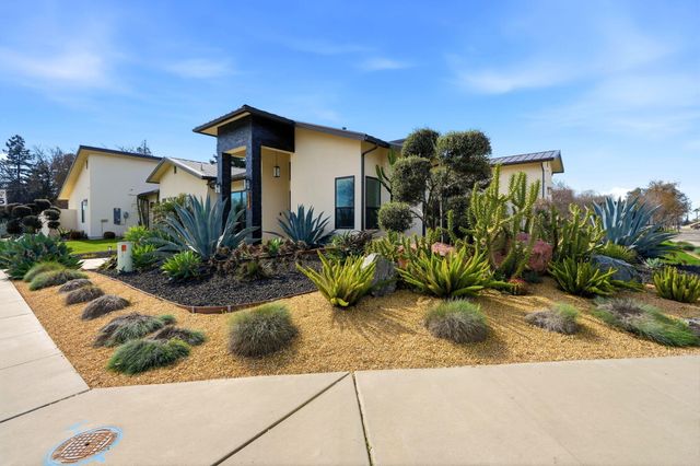 2191 N Linwood Street, Visalia, CA 93291