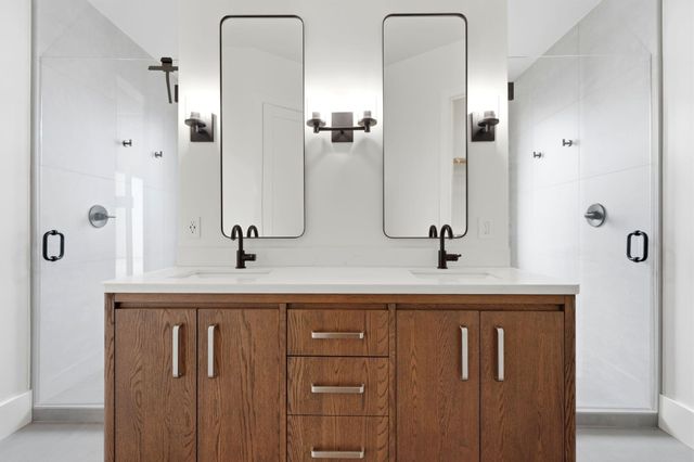 2191 N Linwood Street, Visalia, CA 93291