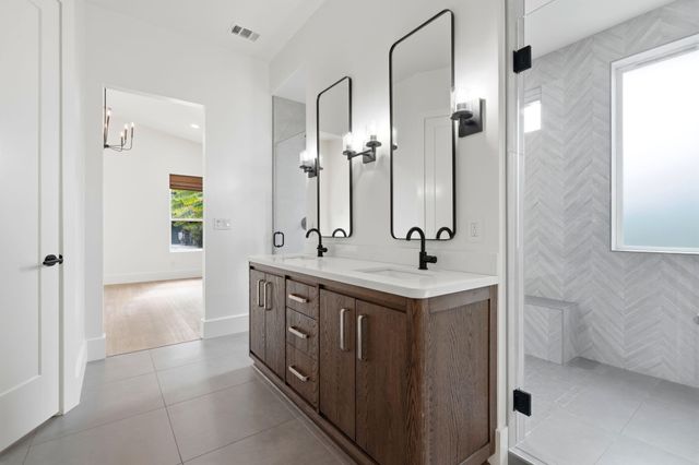 2191 N Linwood Street, Visalia, CA 93291