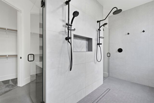 2191 N Linwood Street, Visalia, CA 93291