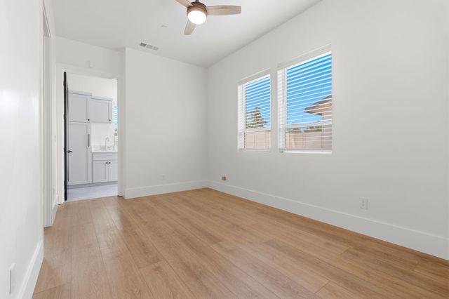 2191 N Linwood Street, Visalia, CA 93291