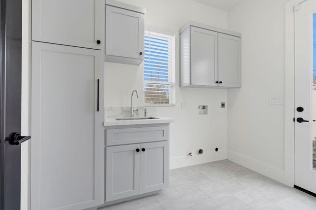 2191 N Linwood Street, Visalia, CA 93291