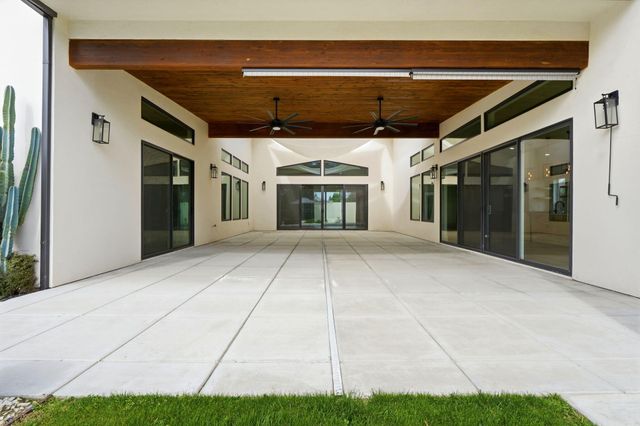 2191 N Linwood Street, Visalia, CA 93291