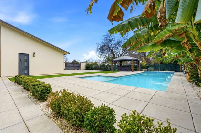 2191 N Linwood Street, Visalia, CA 93291