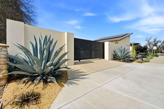 2191 N Linwood Street, Visalia, CA 93291