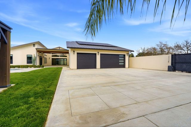 2191 N Linwood Street, Visalia, CA 93291