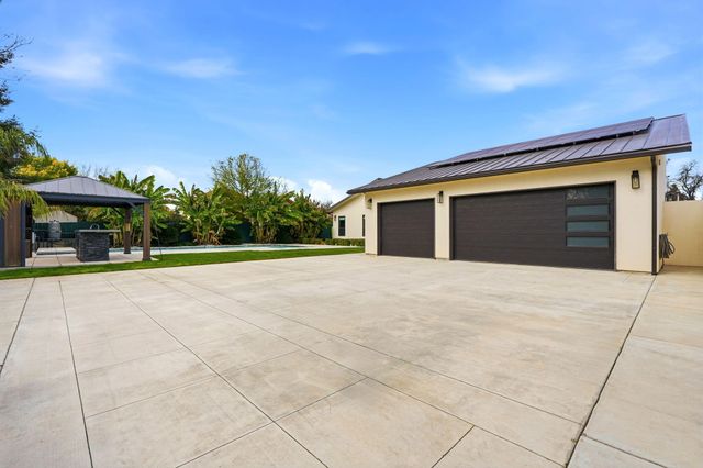 2191 N Linwood Street, Visalia, CA 93291