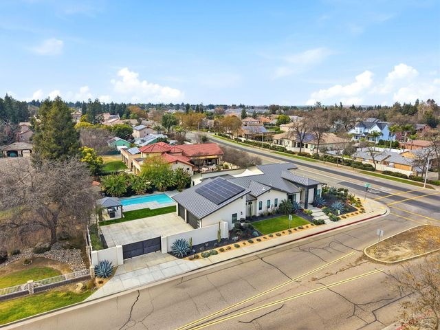 2191 N Linwood Street, Visalia, CA 93291