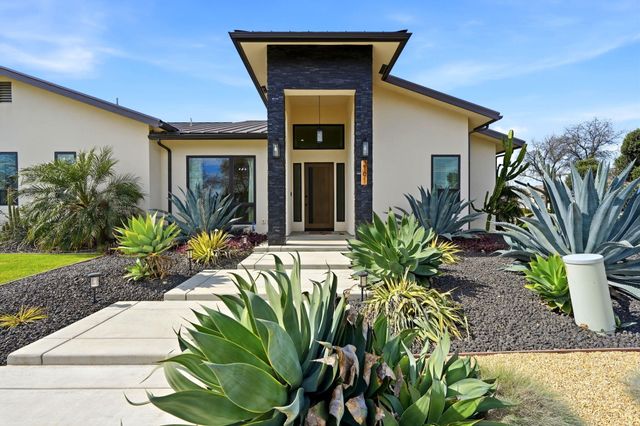 2191 N Linwood Street, Visalia, CA 93291