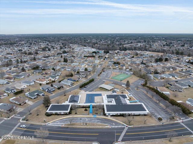 2 Van Gogh Street, Toms River, NJ 08757