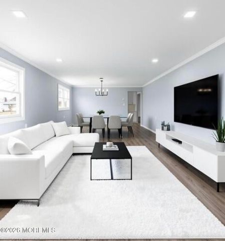 2 Van Gogh Street, Toms River, NJ 08757