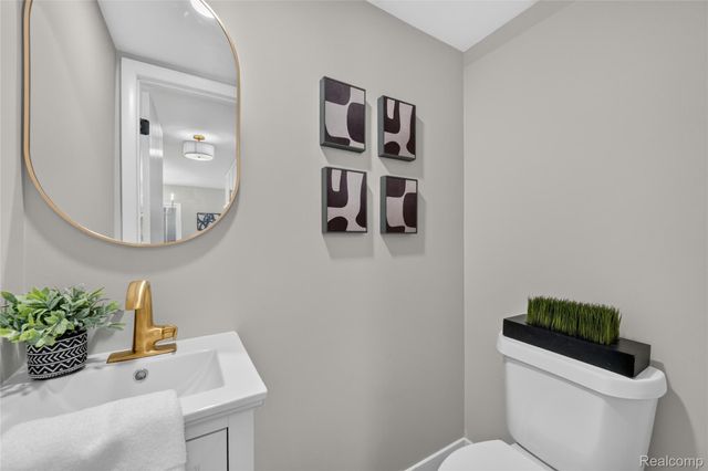 23435 Stonehenge Boulevard, Novi, MI 48375